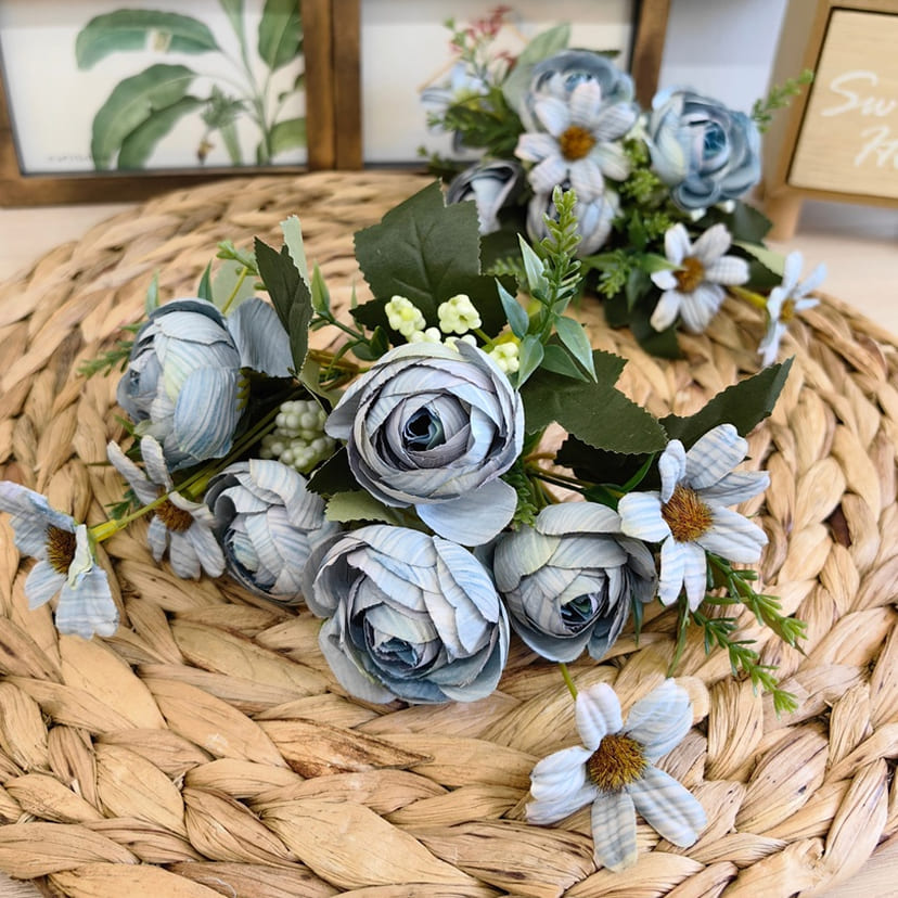 Искусственные цветы в Кинели | Цветы искусственные «Камелии с мелкоцветом», голубые, букет